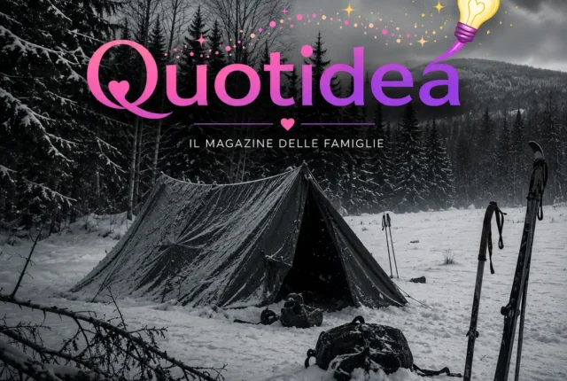 Tenda solitaria sulla neve nelle montagne degli Urali durante una tempesta invernale